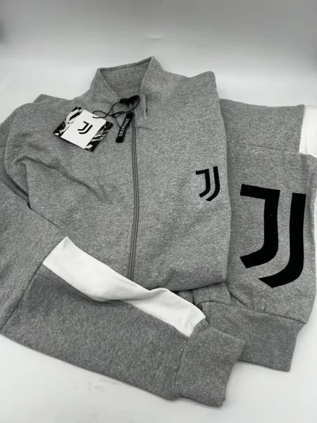 Acquista ora TUTA UOMO FELPA FULL ZIP COLLECTION 2024-2025 HERMET FC JUVENTUS PIGJF101110 su nonsolointimo1994.com