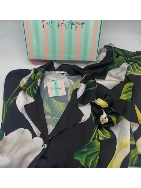 Acquista ora PIGIAMA DONNA APERTO AVANTI RASO IN VISCOSA FILO D'ANGELO Calla Nero su nonsolointimo1994.com