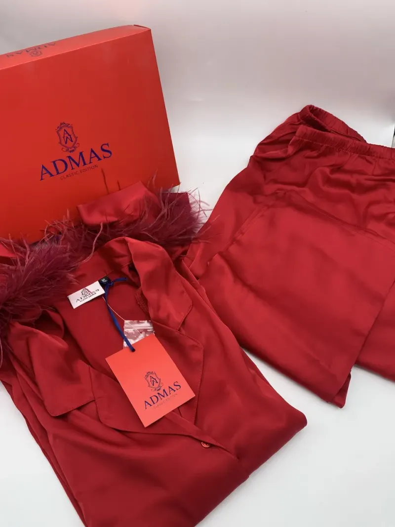 Acquista ora PIGIAMA DONNA LUNGO APERTO AVANTI RASO CON PIUME AI POLSI ADMAS 62911 su nonsolointimo1994.com
