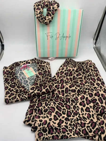 Acquista ora PIGIAMA DONNA LUNGO FILO D'ANGELO RASO IN VISCOSA Borgogna su nonsolointimo1994.com