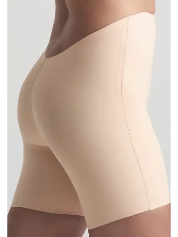 Acquista ora PANTALONCINO CONTENITIVO SCOLLATURA PROFONDA RETRO BYE BRA Waist Short su nonsolointimo1994.com