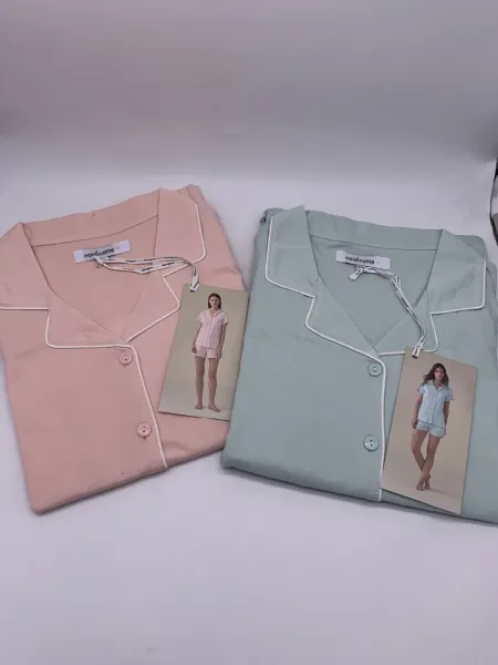 Acquista ora PIGIAMA DONNA MEZZA MANICA APERTO AVANTI + PANTALONCINO NOI DI NOTTE su nonsolointimo1994.com