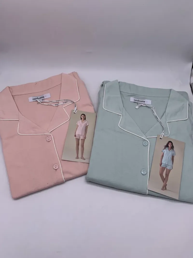 Acquista ora PIGIAMA DONNA MEZZA MANICA APERTO AVANTI + PANTALONCINO NOI DI NOTTE su nonsolointimo1994.com