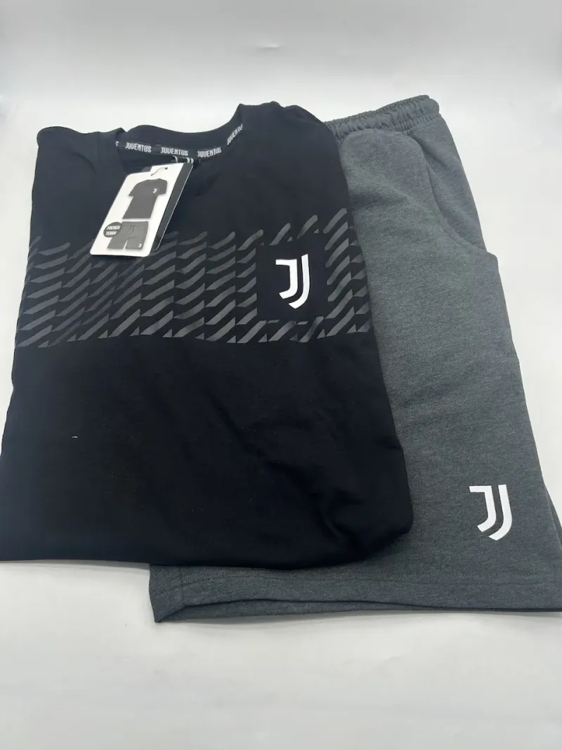 Acquista ora PIGIAMA UOMO COTONE 100% MEZZA MANICA PANTALONCINO COLLEZIONE 2025 HERMET FC JUVENTUS PGCJJ103000 su nonsolointimo1