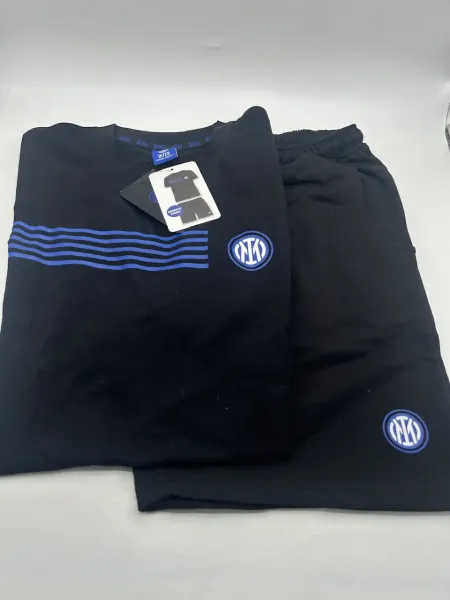 Acquista ora PIGIAMA UOMO COTONE 100% MEZZA MANICA PANTALONCINO COLLEZIONE 2025 HERMET FC INTER PGCIJ102065 su nonsolointimo1994 2