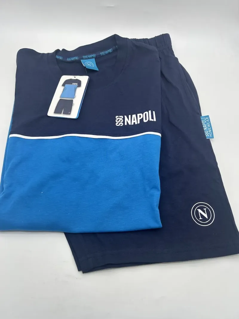 Acquista ora PIGIAMA COMPLETO UOMO COTONE 100% MEZZA MANICA PANTALONCINO COLLEZIONE 2025 HERMET SSC NAPOLI PGCNJ102130 su nonsol