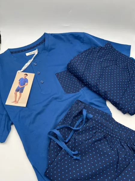 Acquista ora PIGIAMA UOMO 3 PEZZI MEZZA MANICA + GAMBA LUNGA + PANTALONCINO NOI DI NOTTE LE1279 su nonsolointimo1994.com