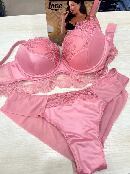 Acquista ora REGGISENO BALCONCINO + SLIP LOVE AND BRA 81398 su nonsolointimo1994.com
