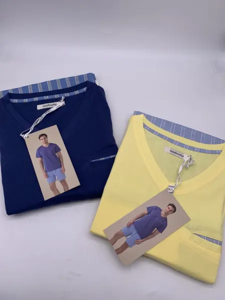 Acquista ora PIGIAMA UOMO MEZZA MANICA + PANTALONCINO NOI DI NOTTE FC3275 su nonsolointimo1994.com