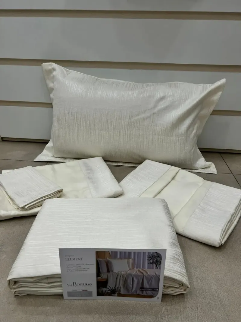 Acquista ora BAULETTO COPRILETTO + COMPOSÈ LENZUOLA MATRIMONIALE VIA ROMA 60 Element su nonsolointimo1994.com