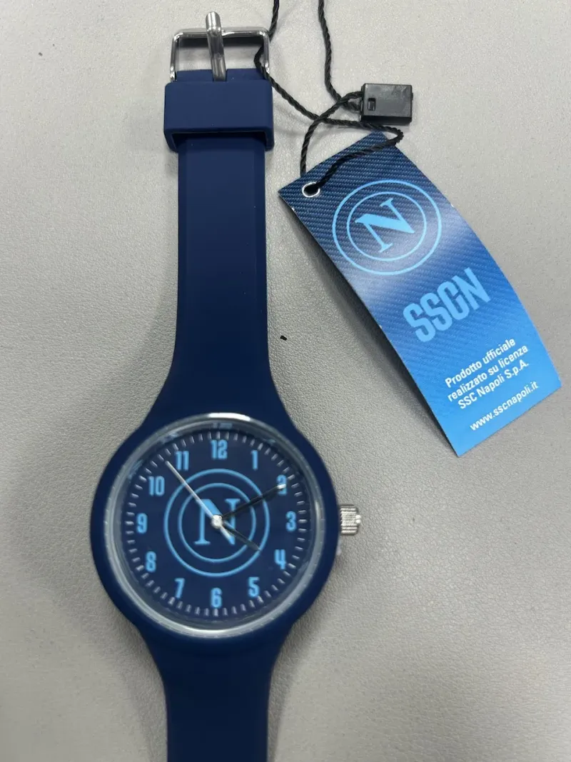 Acquista ora KIT OROLOGIO E PORTACHIAVI GIEMME SSC NAPOLI OFFICIAL NA1700 su nonsolointimo1994.com