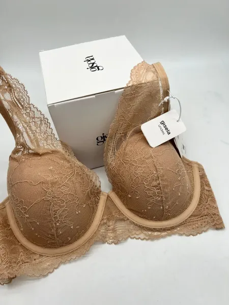 Acquista ora BRALETTE IN PIZZO CON COPPA E FERRETTO GISELA 0148 su nonsolointimo1994.com 2