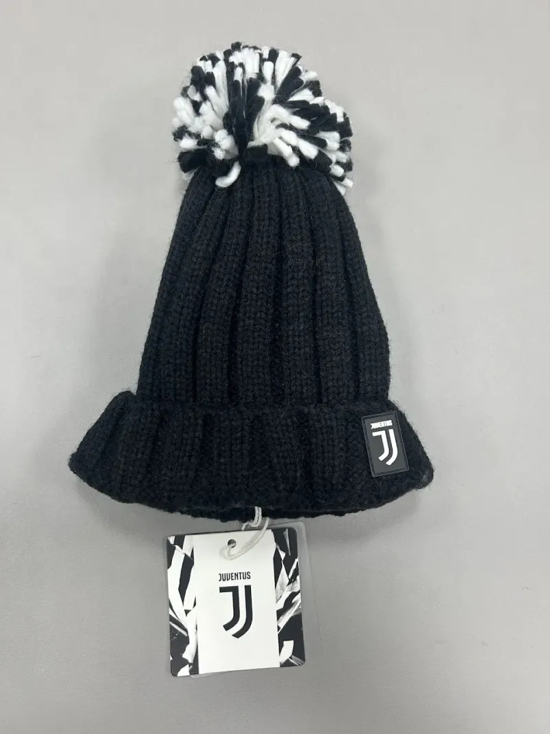Acquista ora copia di CAPPELLO UOMO LANA CON PONPON E PELLICCIA INTERNA ENZO CASTELLANO FC JUVENTUS 131009 su nonsolointimo1994.