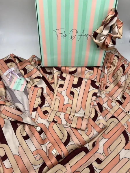 Acquista ora PIGIAMA DONNA LUNGO APERTO AVANTI RASO IN VISCOSA FILO D'ANGELO Intreccio su nonsolointimo1994.com